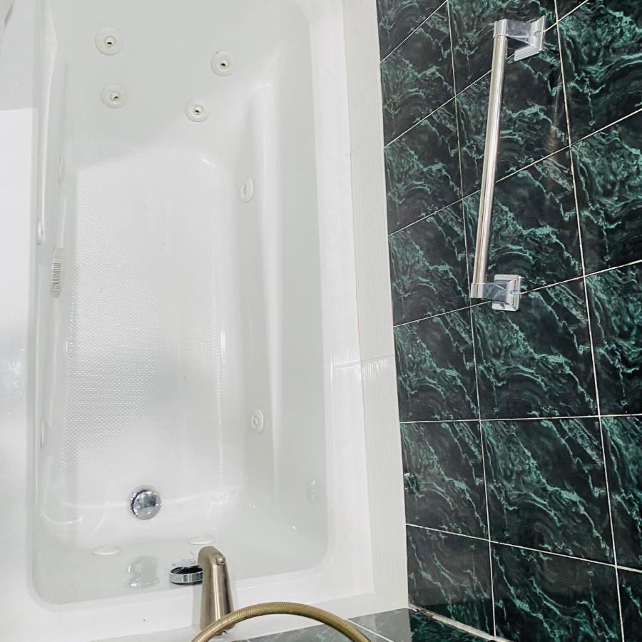 Room With Jacuzzi, Massage Seat, And Parking Space, The Best Choices!! North Bergen Extérieur photo