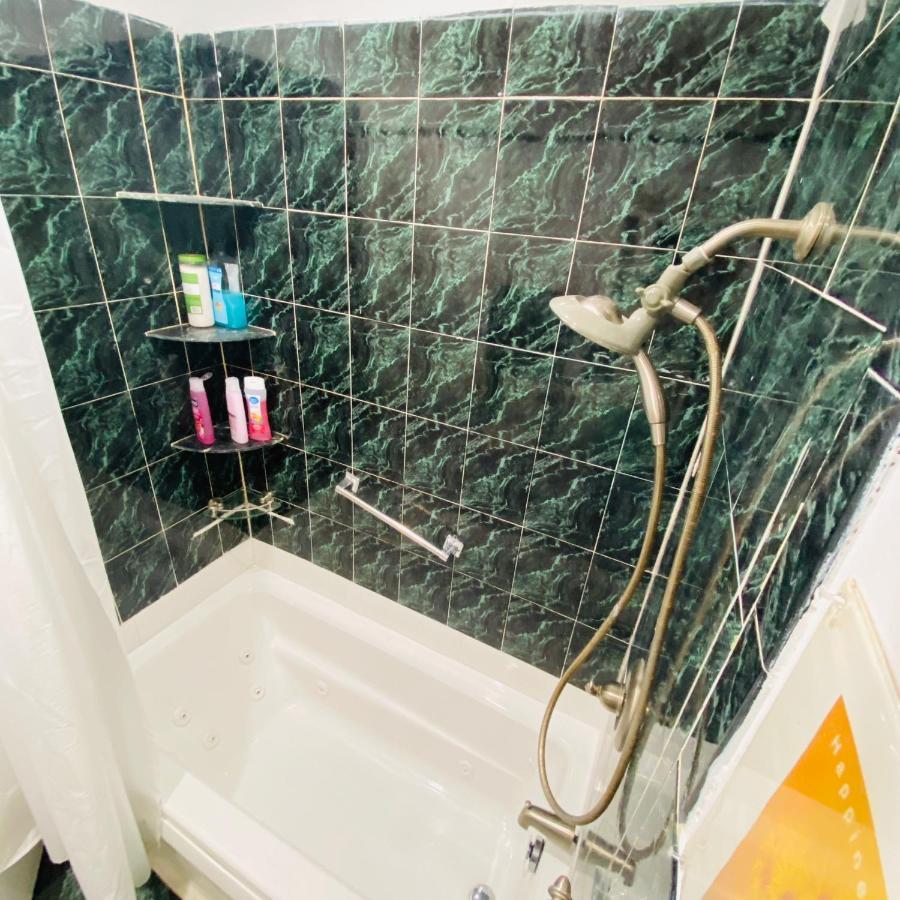 Room With Jacuzzi, Massage Seat, And Parking Space, The Best Choices!! North Bergen Extérieur photo